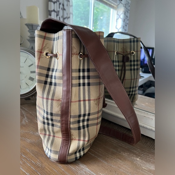 BURBERRY Vintage Haystack Plaid Hobo Bag - Picture 3 of 12